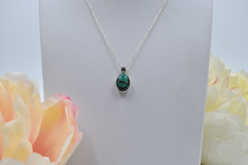 Small Vertical Oval Hubei Turquoise Sterling Silver Necklace