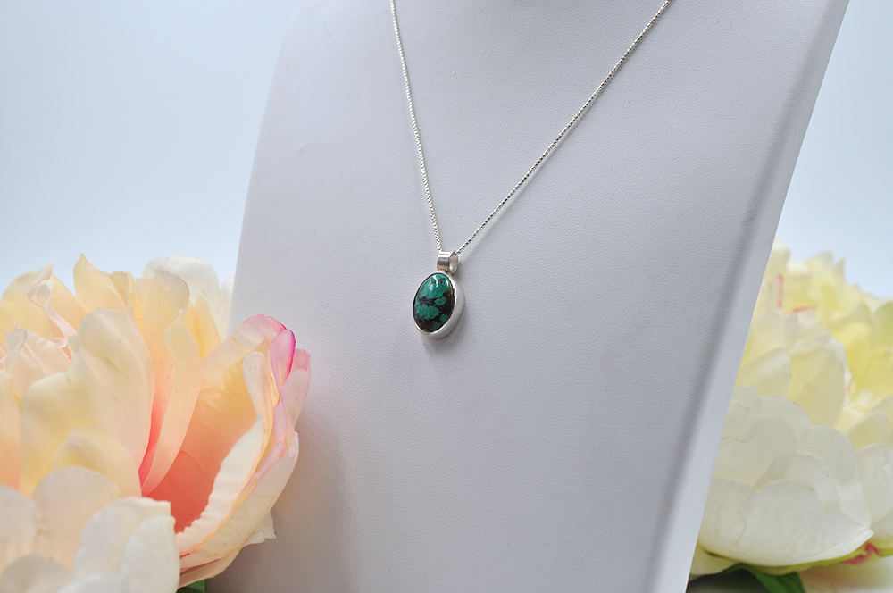 Small Vertical Oval Hubei Turquoise Sterling Silver Necklace