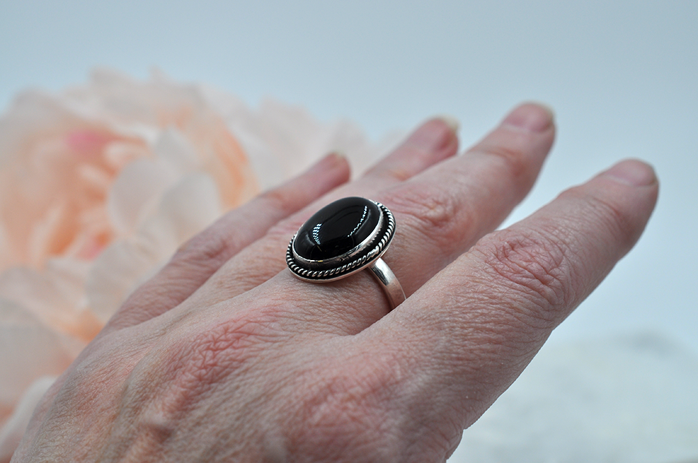 Black Onyx and Sterling Tranquil - Jewelry 8.5 Size Sky Silver Ring • US